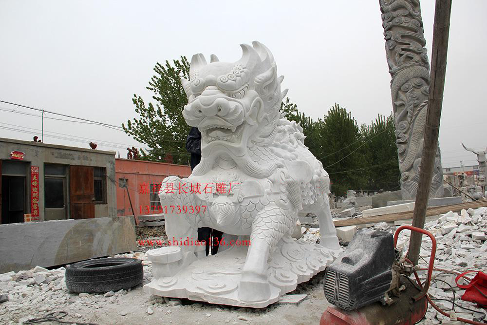 石雕麒麟-漢白玉石雕麒麟我們公司有現貨