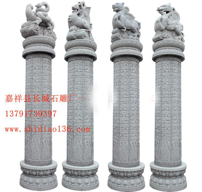石雕四大神獸在擺放的位置上也是有講究的，東為青龍，西為白虎，南為朱雀，北為玄武。我國講究的是風水，所以都要按照風水的最佳位置擺放四大神獸雕刻。而四大神獸的雕刻更是我國石雕藝術的一種文化體現。